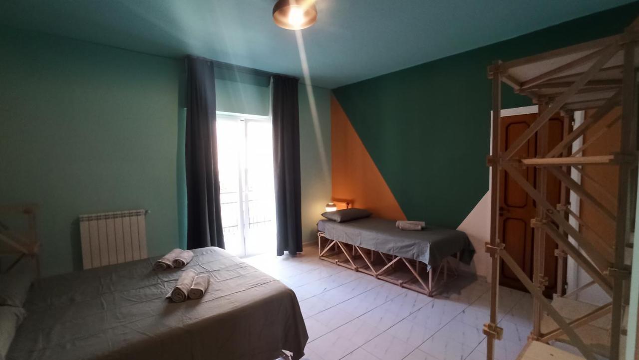 Hotel Casa Base à Bari Extérieur photo