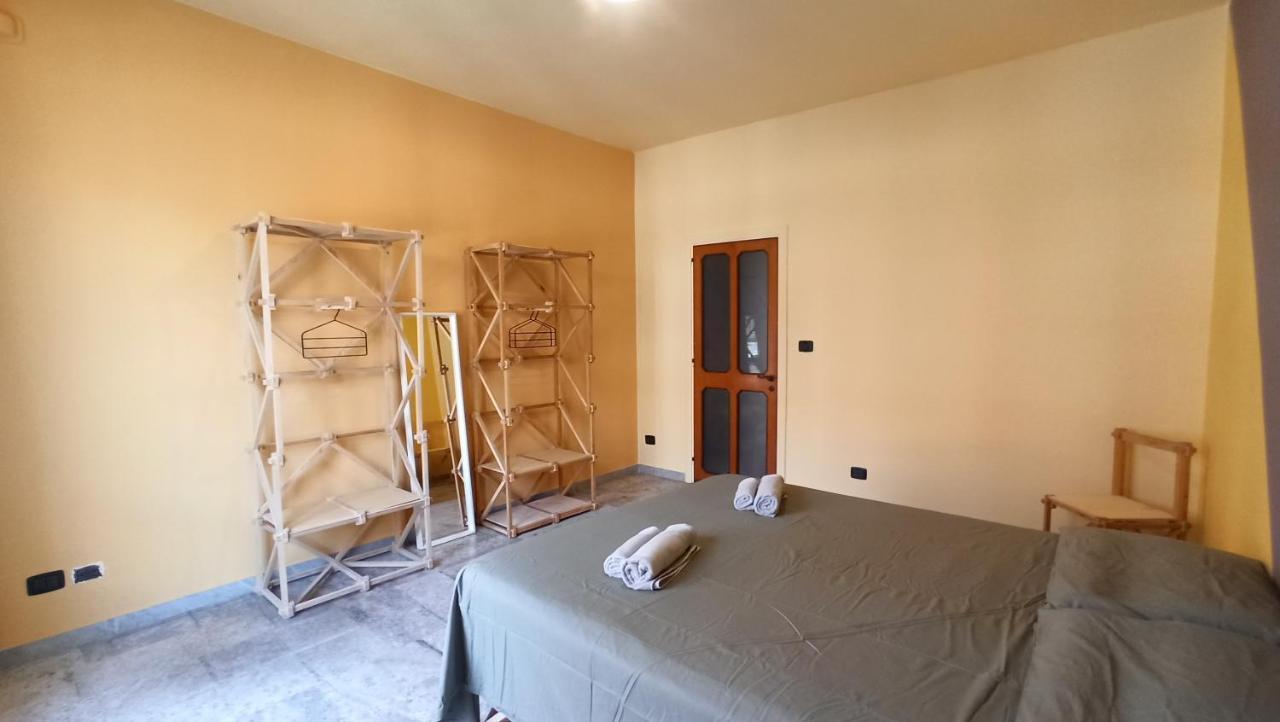 Hotel Casa Base à Bari Extérieur photo