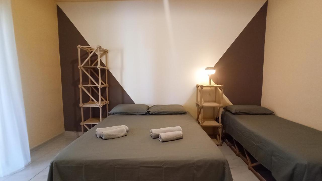 Hotel Casa Base à Bari Extérieur photo