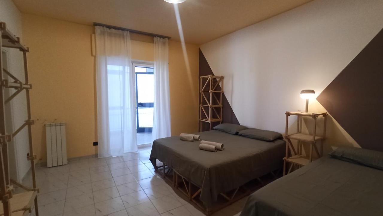 Hotel Casa Base à Bari Extérieur photo