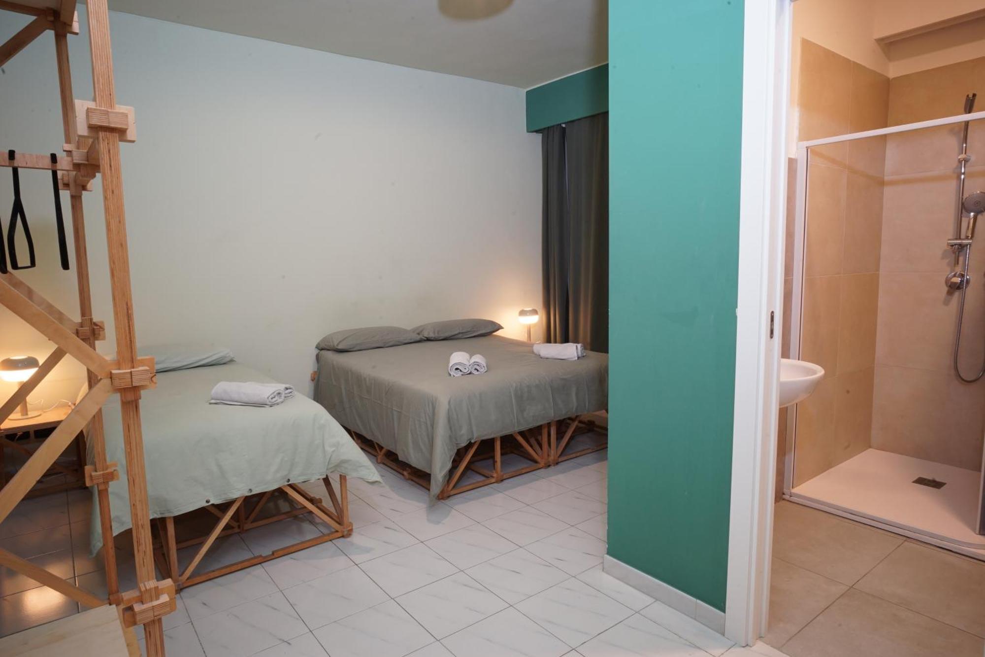 Hotel Casa Base à Bari Extérieur photo